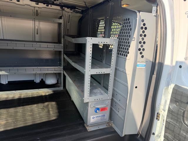 Used 2015 Chevrolet Express 2500 RWD image 31