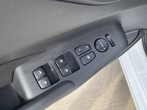 Used 2022 Hyundai Accent SE image 12