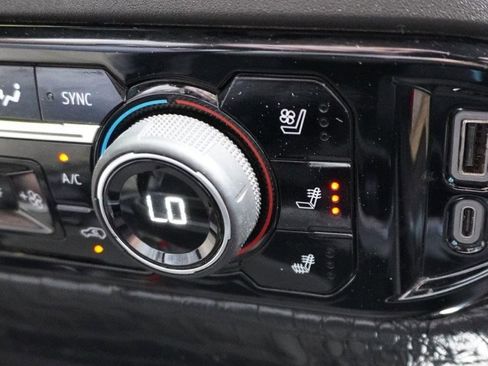 Used 2024 Chevrolet Silverado 2500 High Country w/ Technology Package image 21