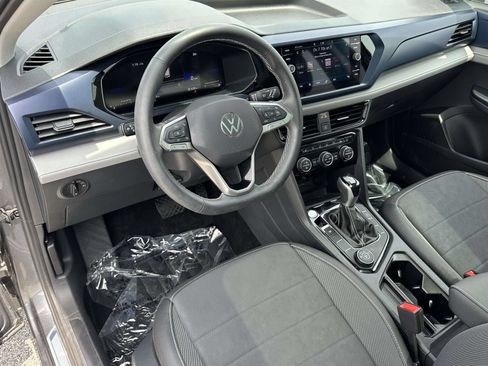 Certified 2024 Volkswagen Taos SE w/ Panoramic Sunroof Package AWD/4WD image 10