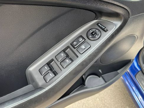 Used 2017 Kia Forte S w/ S Technology Package FWD image 21