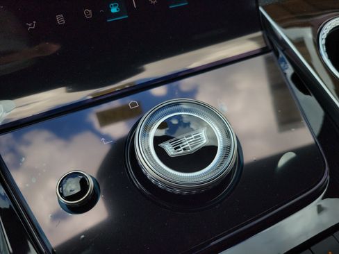 New 2026 Cadillac Escalade ESV Platinum Sport w/ LPO, ONYX Package image 26