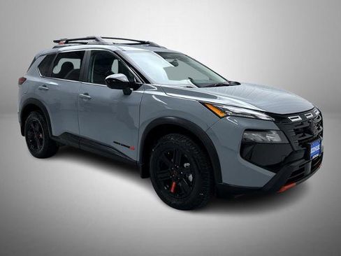 Certified 2025 Nissan Rogue SV AWD/4WD image 3