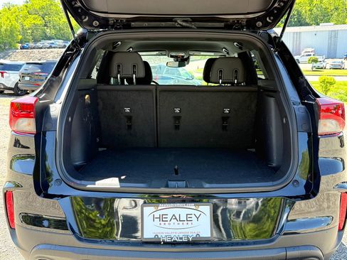 Used 2023 Chevrolet TrailBlazer RS w/ Convenience Package AWD/4WD image 11