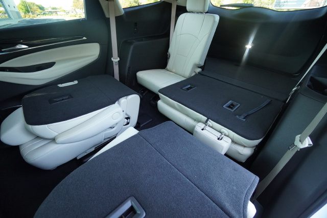 Used 2024 Buick Enclave Essence FWD image 21