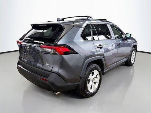 Used 2021 Toyota RAV4 XLE w/ Convenience Package AWD/4WD image 9