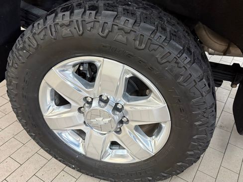 Used 2020 Chevrolet Silverado 2500 LTZ w/ LTZ Convenience Package image 15