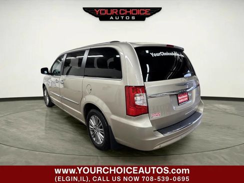 Used 2014 Chrysler Town & Country Touring-L FWD image 3