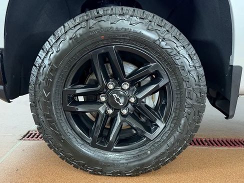 Used 2019 Chevrolet Silverado 1500 LT Trail Boss AWD/4WD image 9
