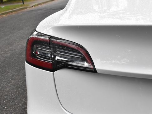 Used 2023 Tesla Model 3 Standard Range image 16