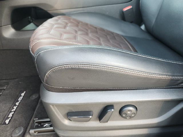 Used 2025 Nissan Armada Platinum RWD image 23
