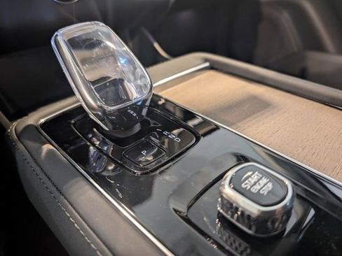 New 2026 Volvo XC90 B6 Plus w/ Protection Package Premier image 21