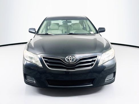 Used 2011 Toyota Camry LE w/ LE Extra-Value Pkg image 2
