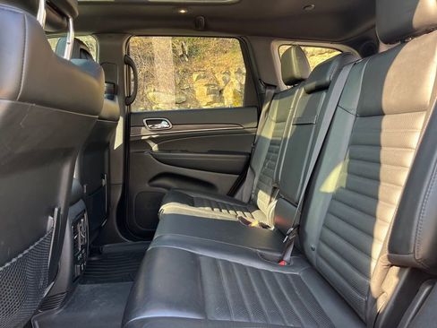 Used 2020 Jeep Grand Cherokee Limited X image 12