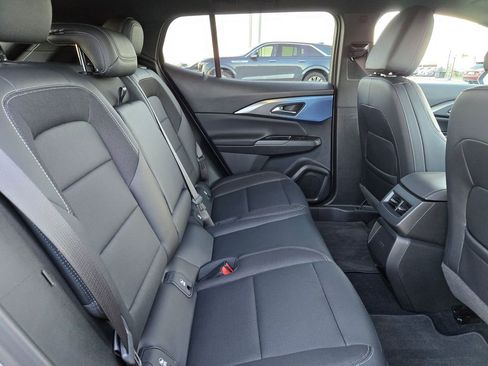 Used 2025 Chevrolet Equinox EV LT w/ Convenience Package image 29