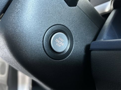 New 2025 Volkswagen ID. Buzz Pro S image 36