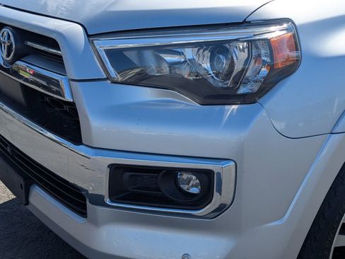 Used 2022 Toyota 4Runner Limited AWD/4WD image 12