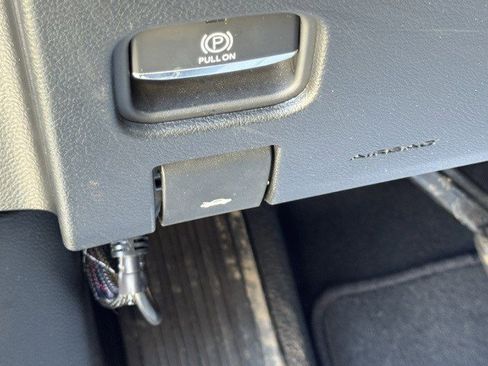 Certified 2023 Jeep Grand Cherokee L Limited w/ Luxury Tech Group II image 14