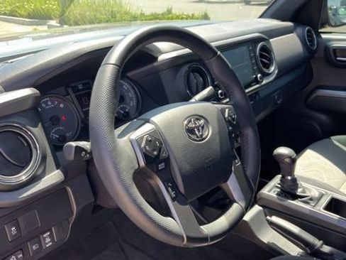 Used 2023 Toyota Tacoma TRD Off-Road AWD/4WD image 13