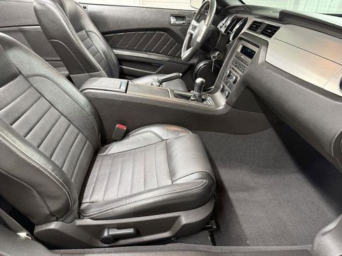 Used 2010 Ford Mustang GT RWD image 34