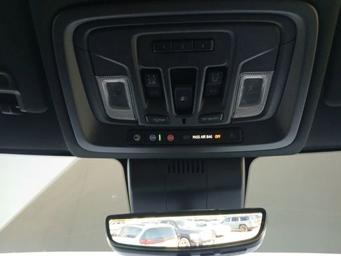 Used 2023 GMC Sierra 1500 AT4 w/ AT4 Premium Package AWD/4WD image 5