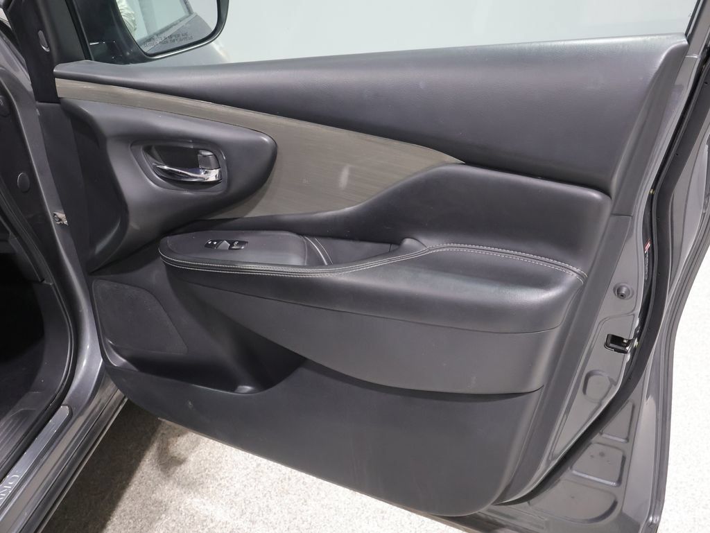 Used 2018 Nissan Murano SV AWD/4WD image 27