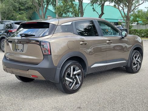 Certified 2025 Nissan Kicks SV FWD image 5