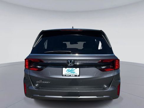 Certified 2025 Honda Odyssey EX-L image 5