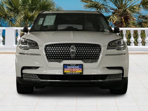 Used 2020 Lincoln Aviator Reserve w/ Equipment Group 202A image 9