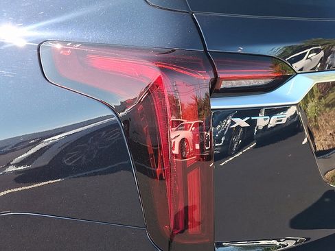 Used 2021 Cadillac XT6 Premium Luxury image 11