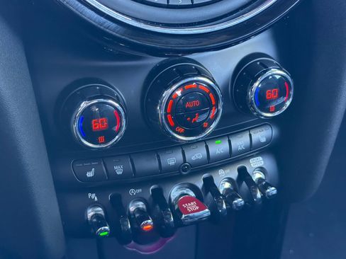 Used 2018 MINI Cooper S FWD image 26