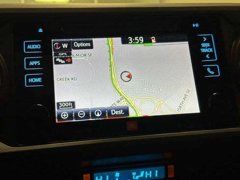 Used 2019 Toyota Tacoma TRD Off-Road image 14