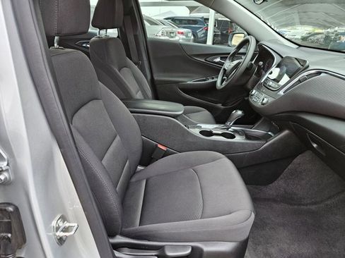 Used 2019 Chevrolet Malibu LT image 17