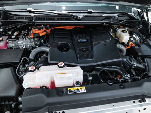 Certified 2023 Toyota Sequoia Capstone image 43