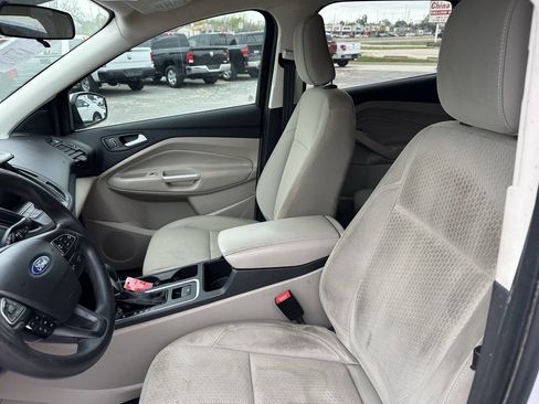Used 2019 Ford Escape SE image 11