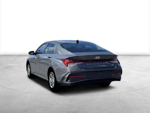 New 2026 Hyundai Elantra Blue image 5