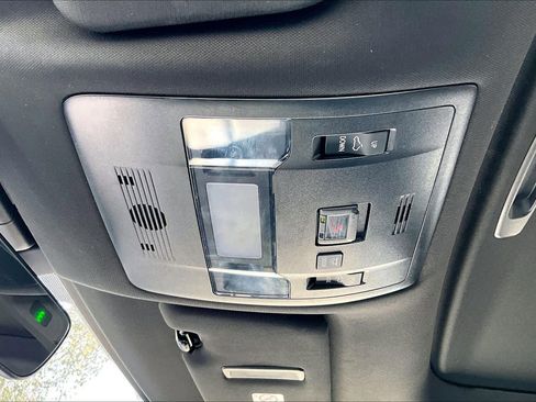 Used 2020 Lexus UX 250h w/ Premium Package image 32