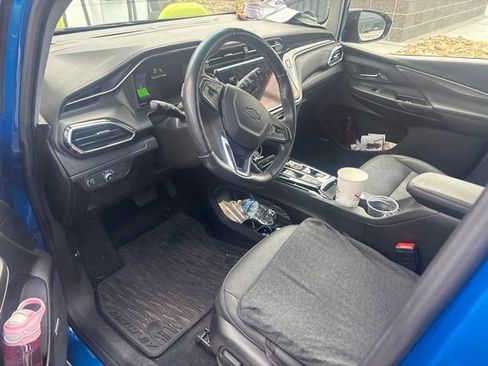 Used 2023 Chevrolet Bolt LT w/ Infotainment Package FWD image 4