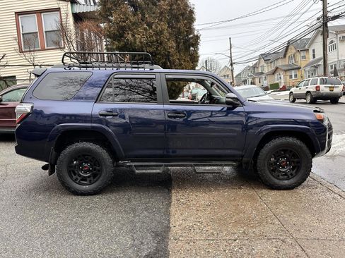 Used 2021 Toyota 4Runner Venture w/ Moonroof Package image 6