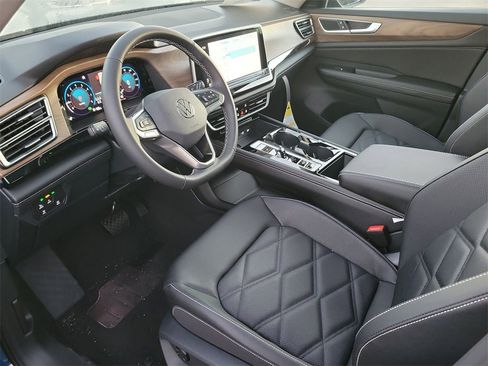 New 2026 Volkswagen Atlas SE image 6