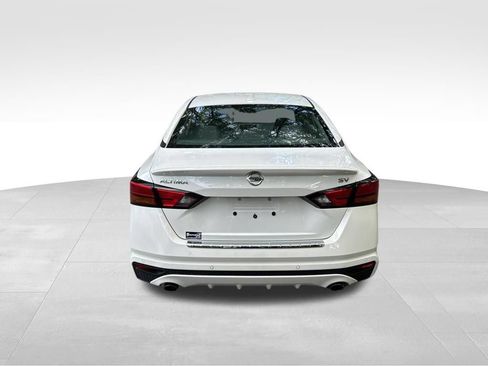 Used 2021 Nissan Altima 2.5 SV w/ SV Premium Package FWD image 4