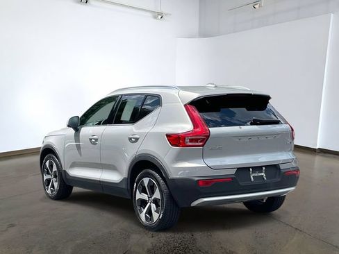 Used 2023 Volvo XC40 B5 Plus w/ Protection Package Premier AWD/4WD image 6