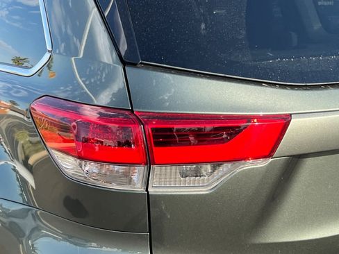 Used 2019 Toyota Highlander Limited AWD/4WD image 20