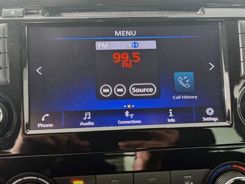 Used 2020 Nissan Rogue S w/ Special Edition Package FWD image 19