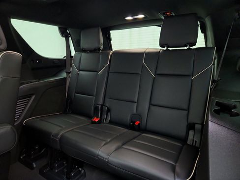 Used 2024 Cadillac Escalade Premium Luxury image 24