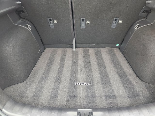 Used 2023 Nissan Kicks SR FWD image 32
