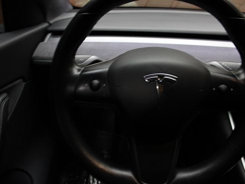 Used 2020 Tesla Model Y Performance image 17