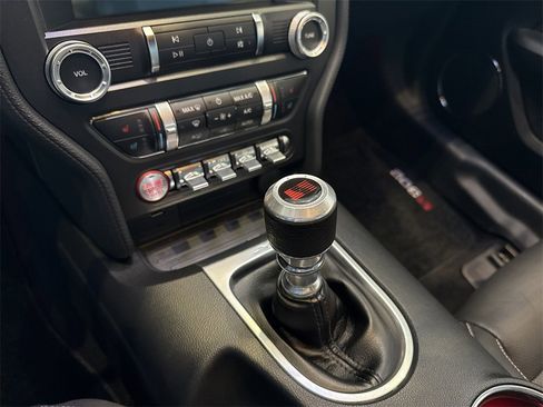 Used 2019 Ford Mustang GT Premium image 27