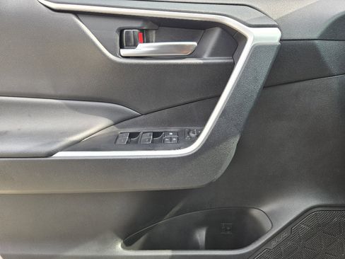 Used 2025 Toyota RAV4 XLE w/ Convenience Package image 25