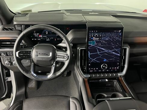 Used 2025 GMC Yukon Denali image 15